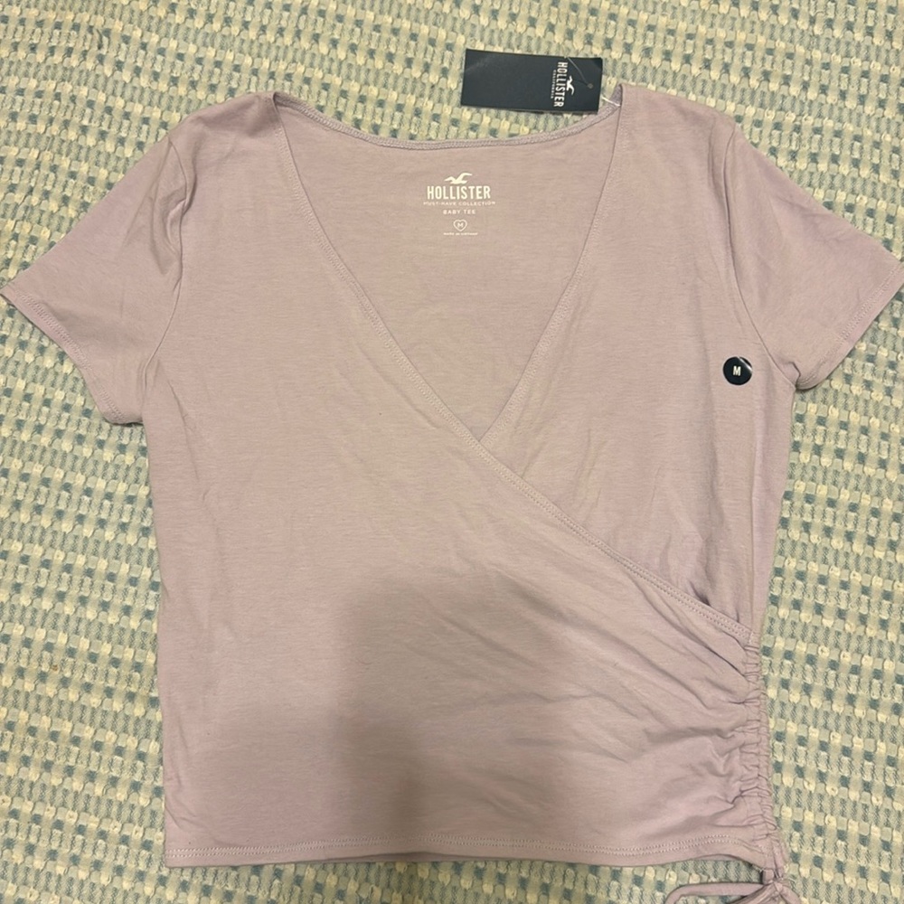 NWT Hollister baby tee size M